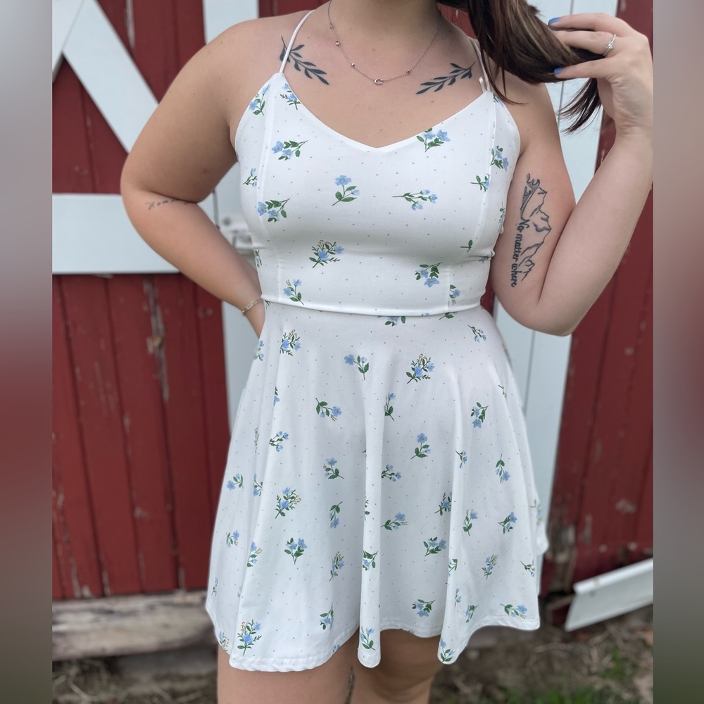 Floral mini dress, the brand is called Streetwear!